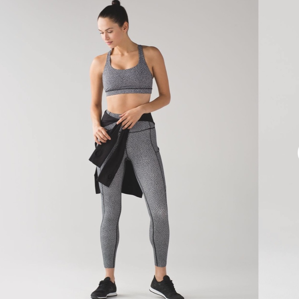 Lululemon Fast And Free 7/8 Tight Frozen Fizz White Black 10